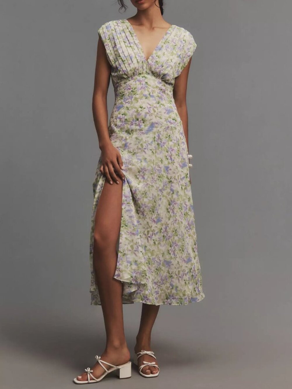 ASTR The Label V-Neck Pleated Midi Dress NWT Size Small